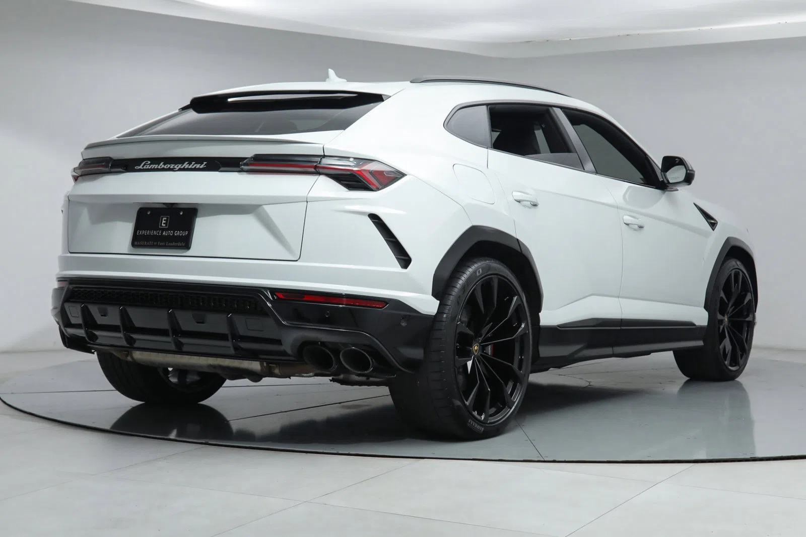 2020 Lamborghini Urus, rear three-quarter view