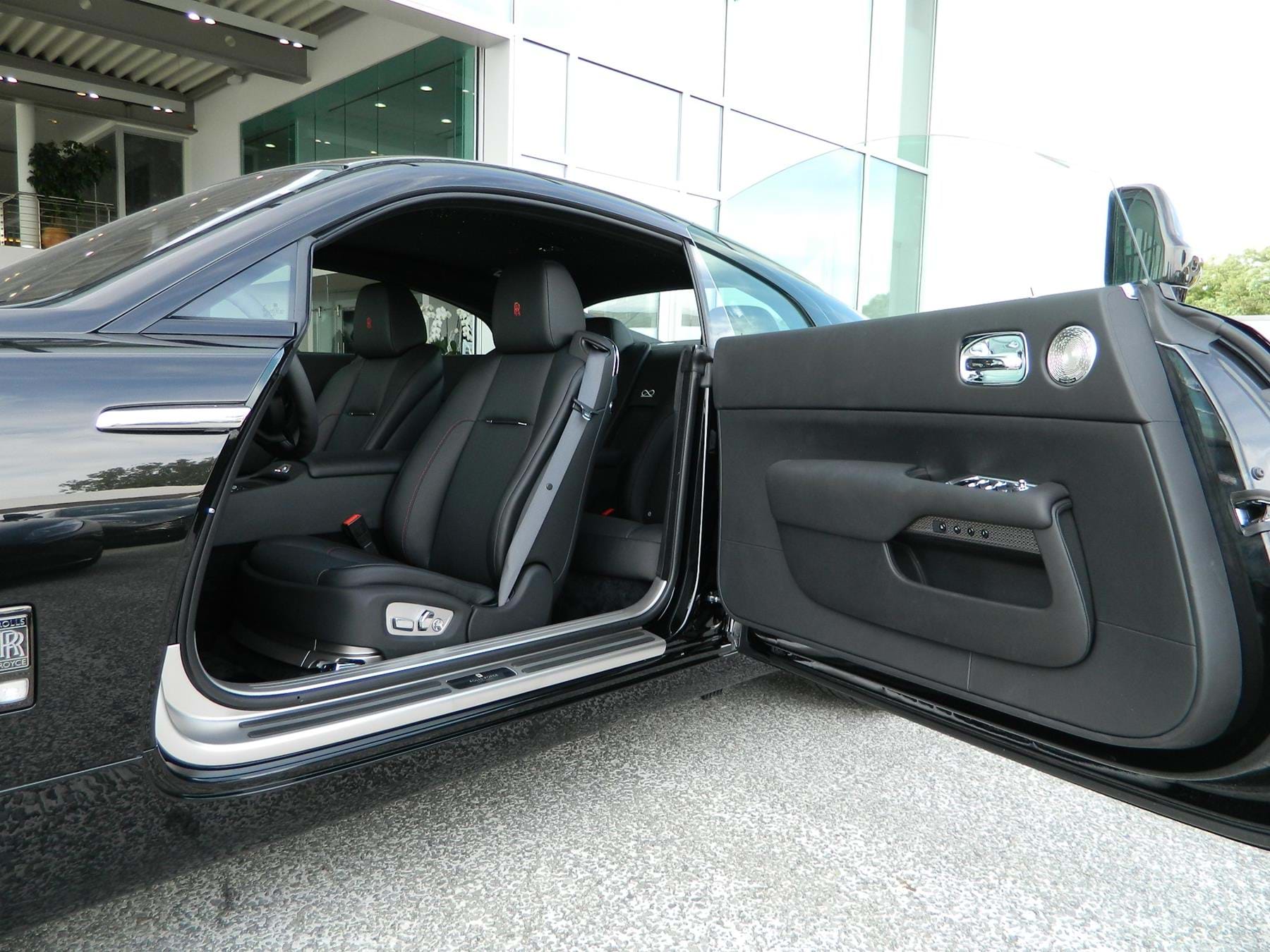 2017 Rolls-Royce Wraith Black Badge Diamond Black, 4/17