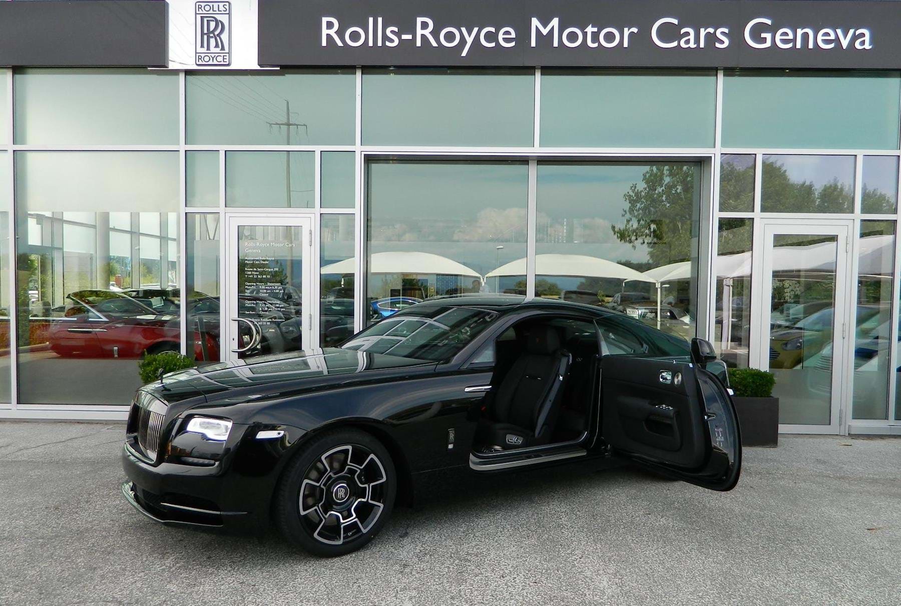 2017 Rolls-Royce Wraith Black Badge Diamond Black, 5/17