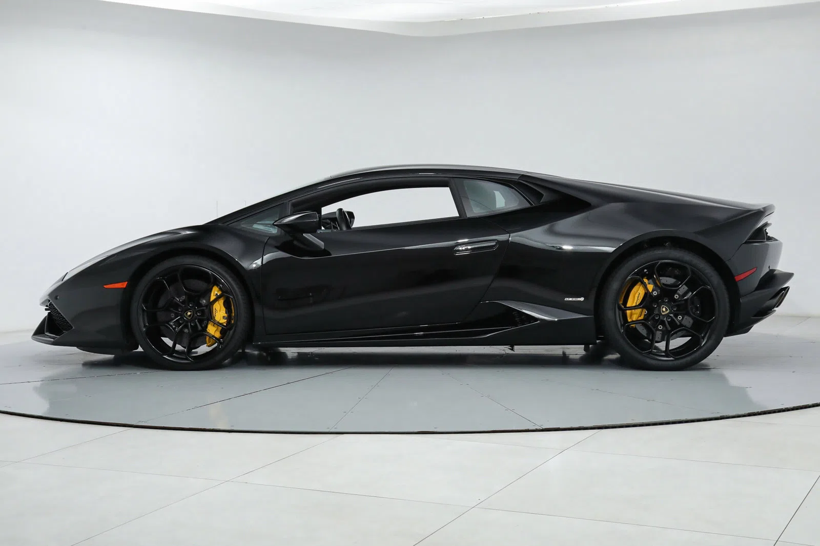 2015 Lamborghini Huracan LP610-4 for sale, exterior