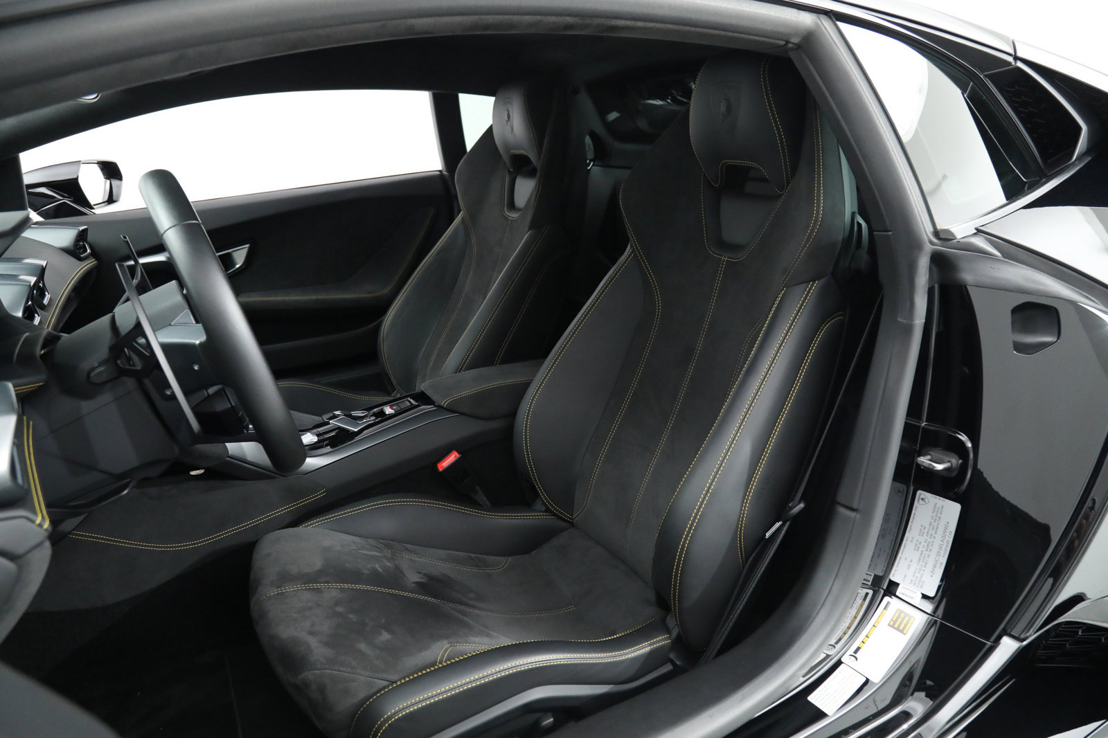 2015 LAMBORGHINI HURACAN LP610-4, 8/16