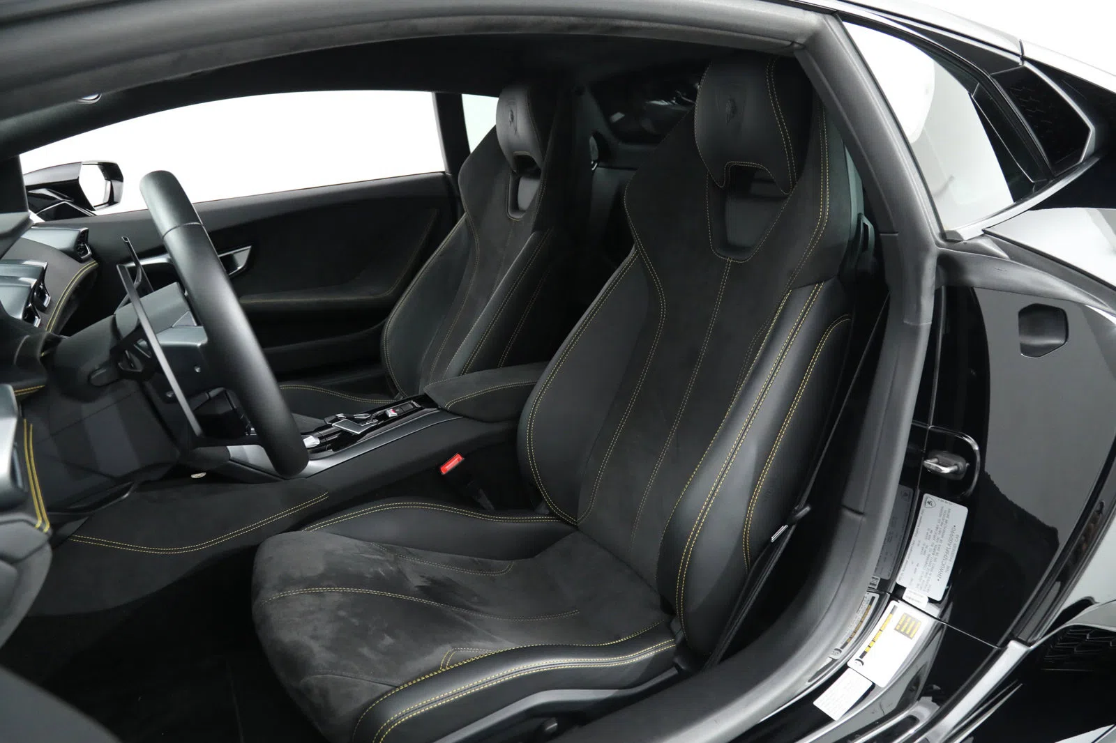 2015 Lamborghini Huracan LP610-4 interior, seats