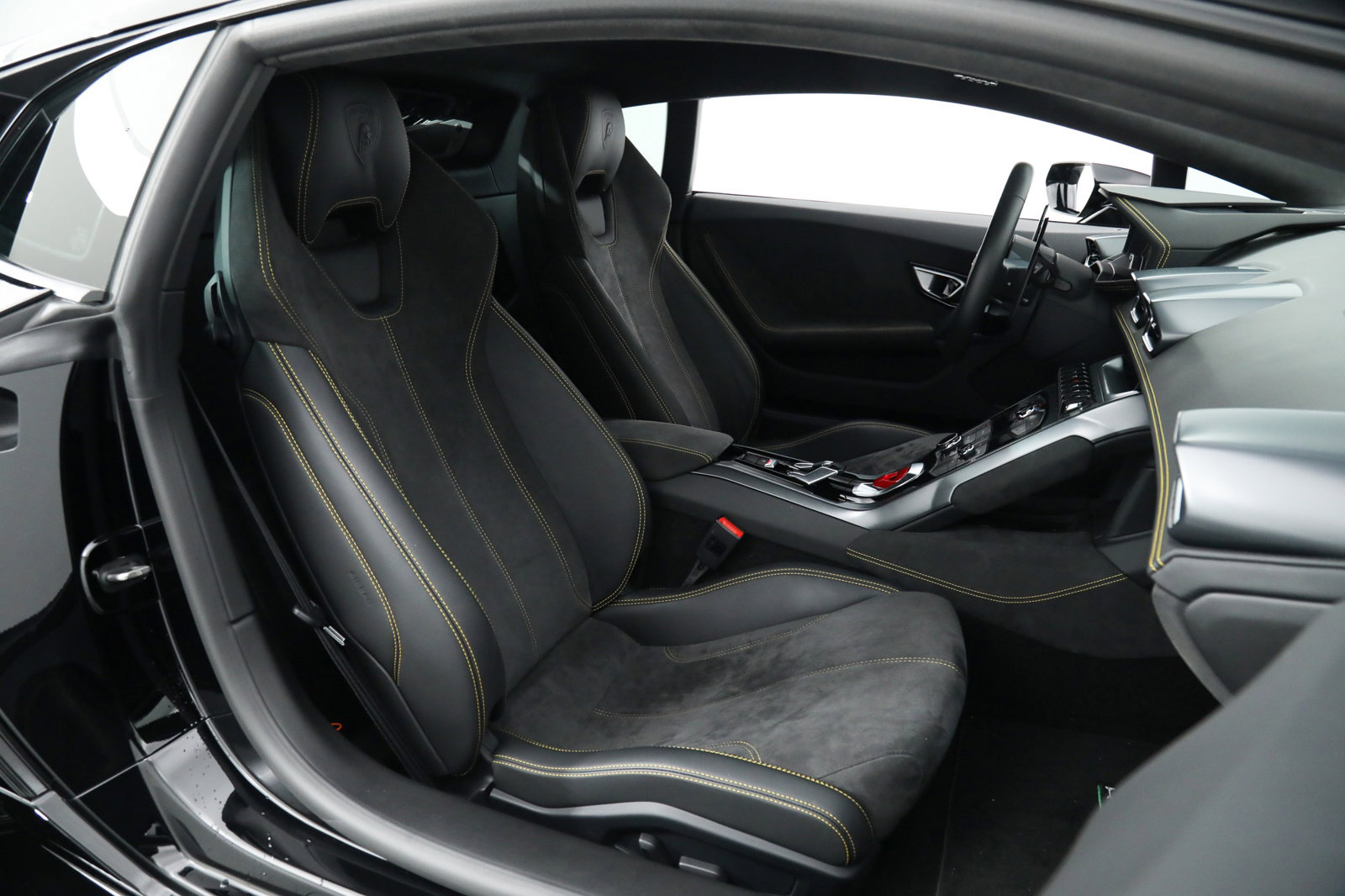 2015 LAMBORGHINI HURACAN LP610-4, 9/16