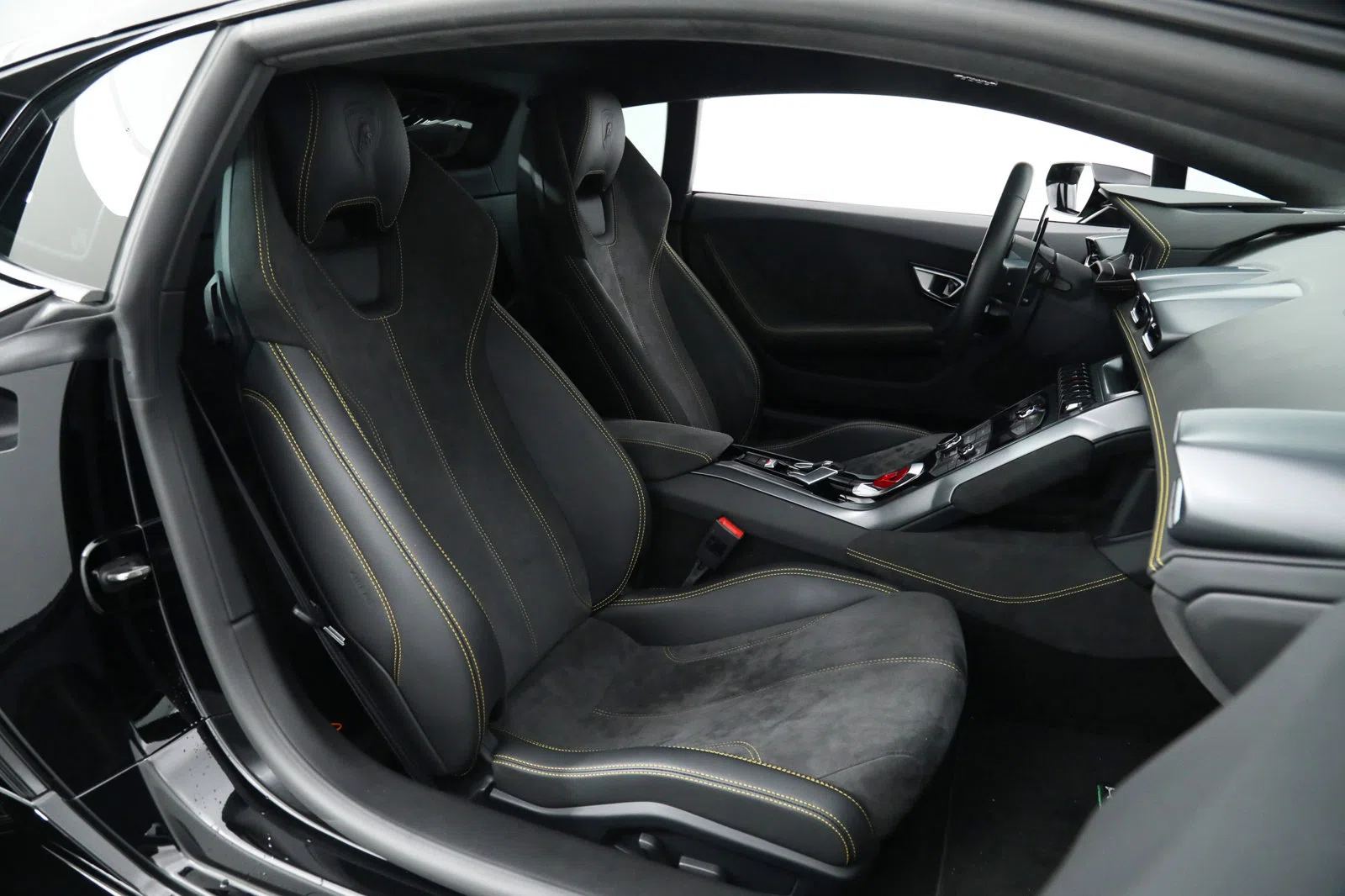 2015 Lamborghini Huracan LP610-4 interior, seats