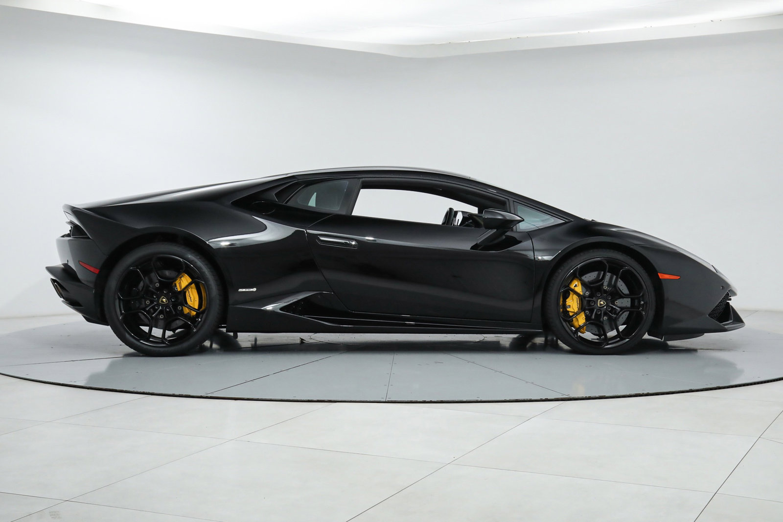 2015 LAMBORGHINI HURACAN LP610-4, 12/16