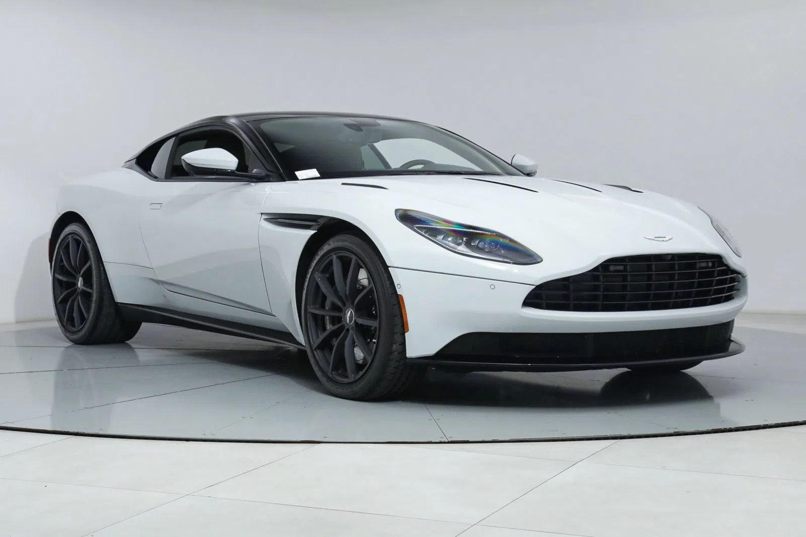 2020 ASTON MARTIN DB11 AMR