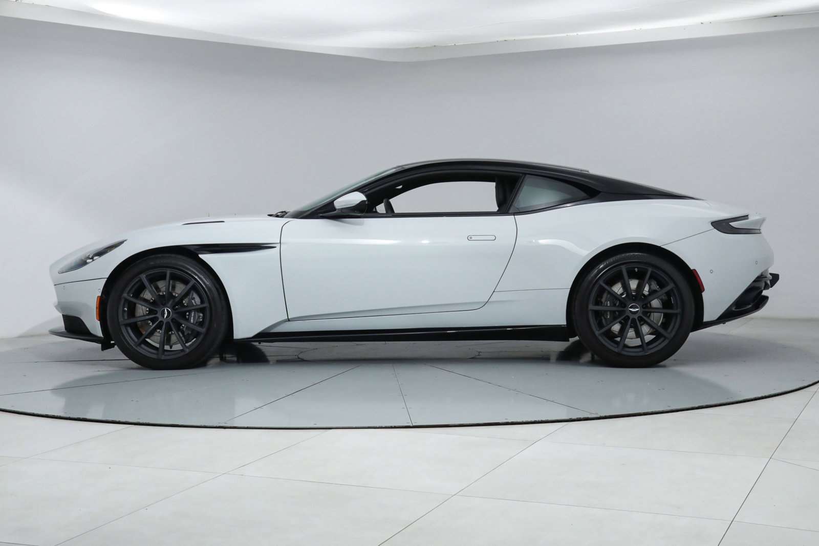 2020 ASTON MARTIN DB11 AMR, 14/15