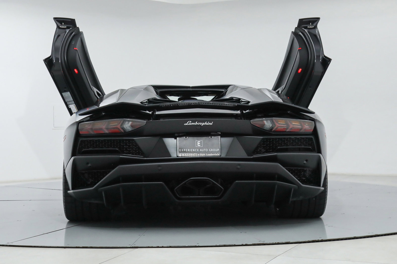 2018 LAMBORGHINI AVENTADOR S, 2/20