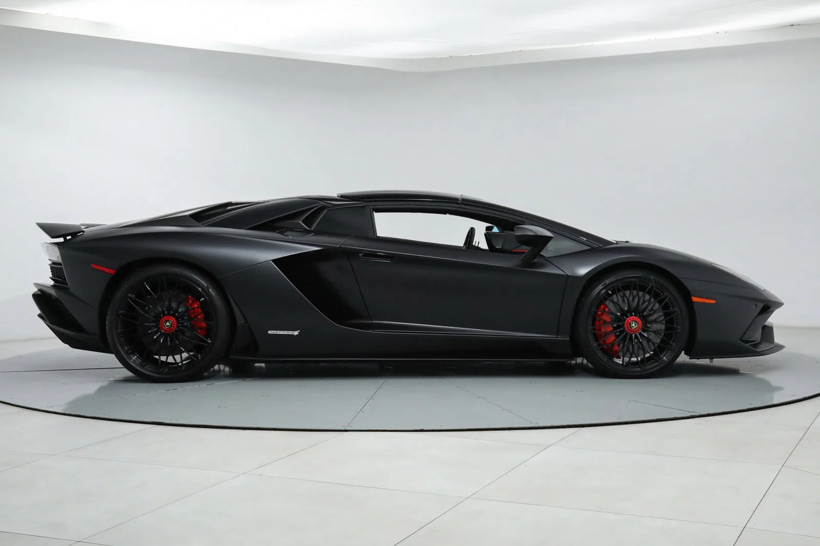 2018 Lamborghini Aventador S for sale, exterior