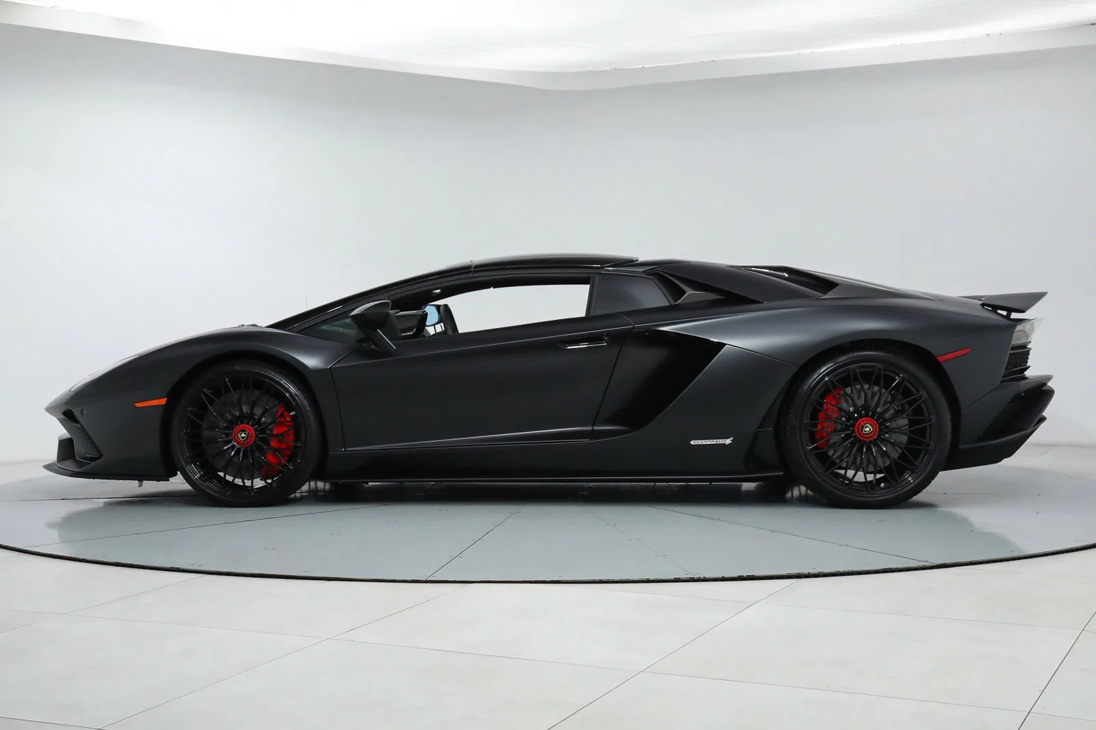 2018 Lamborghini Aventador S for sale, exterior