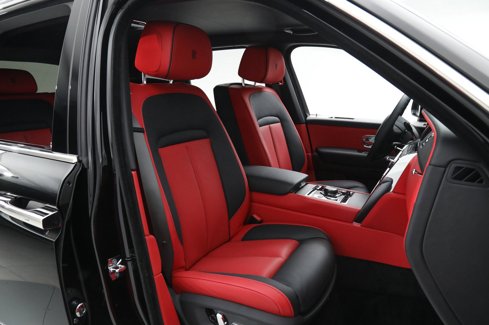 2022 ROLLS-ROYCE CULLINAN, 11/16