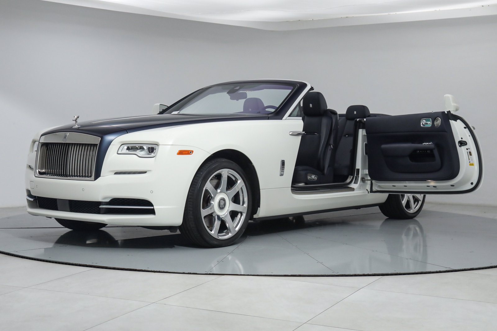2020 ROLLS-ROYCE DAWN