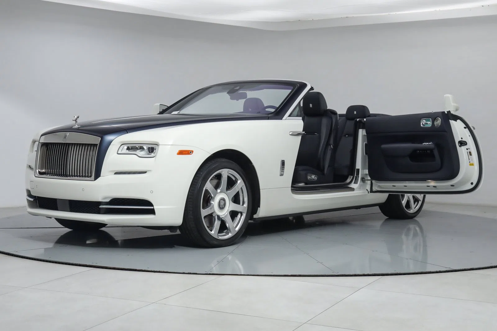 2020 ROLLS-ROYCE DAWN