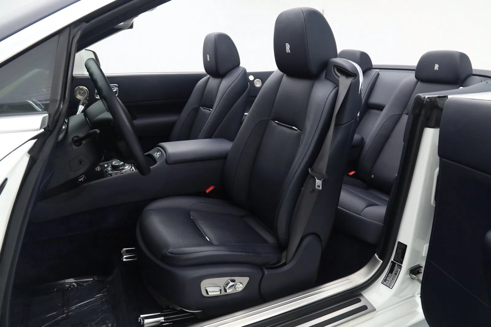 2020 Rolls-Royce Dawn interior, seats