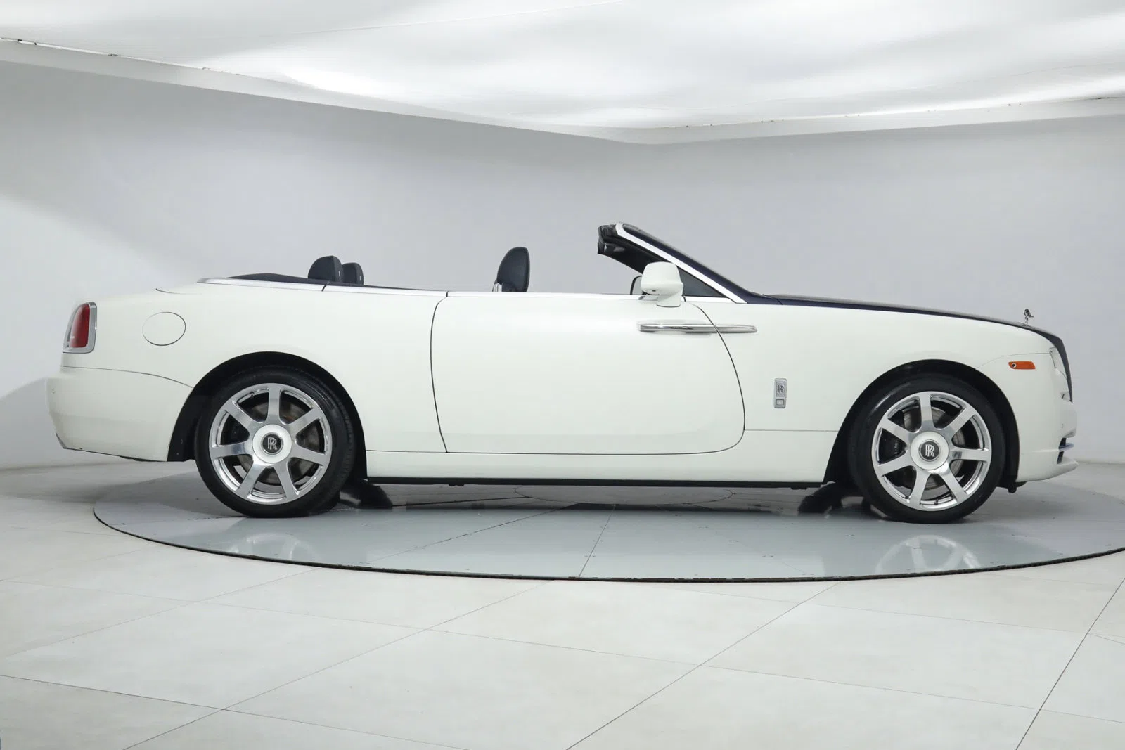 2020 Rolls-Royce Dawn, side profile, Black