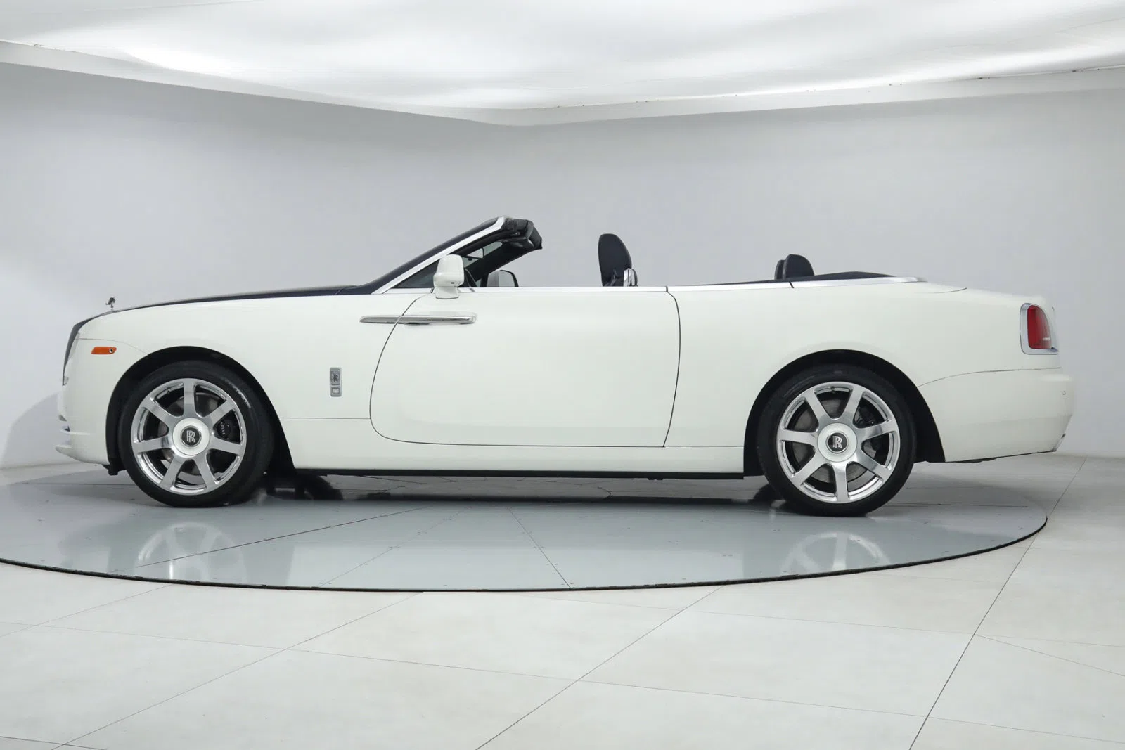 2020 Rolls-Royce Dawn, side profile, Black
