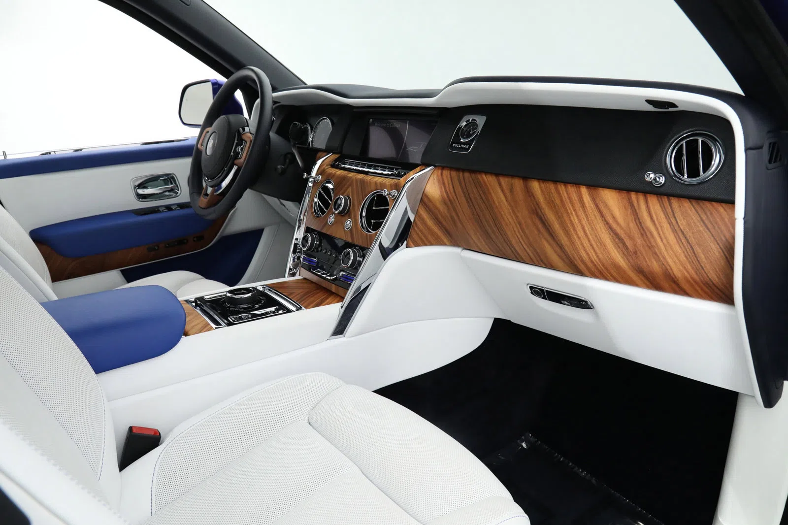 2019 Rolls-Royce Cullinan interior