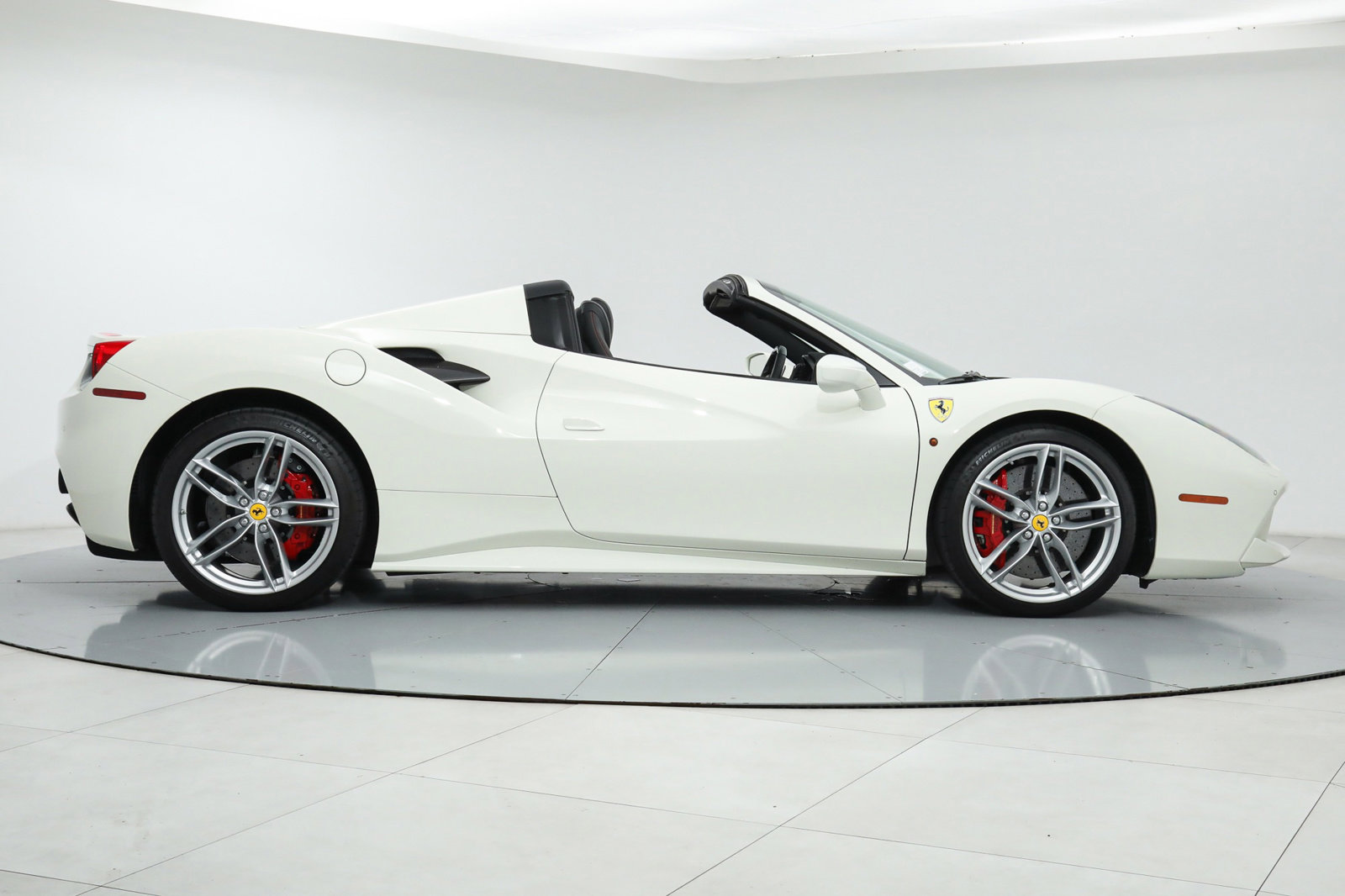 2018 FERRARI 488 SPIDER, 2/18