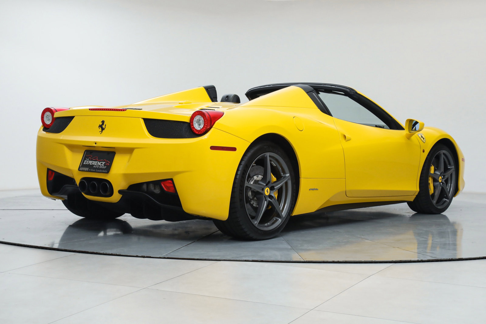 2015 FERRARI 458 SPIDER, 2/17