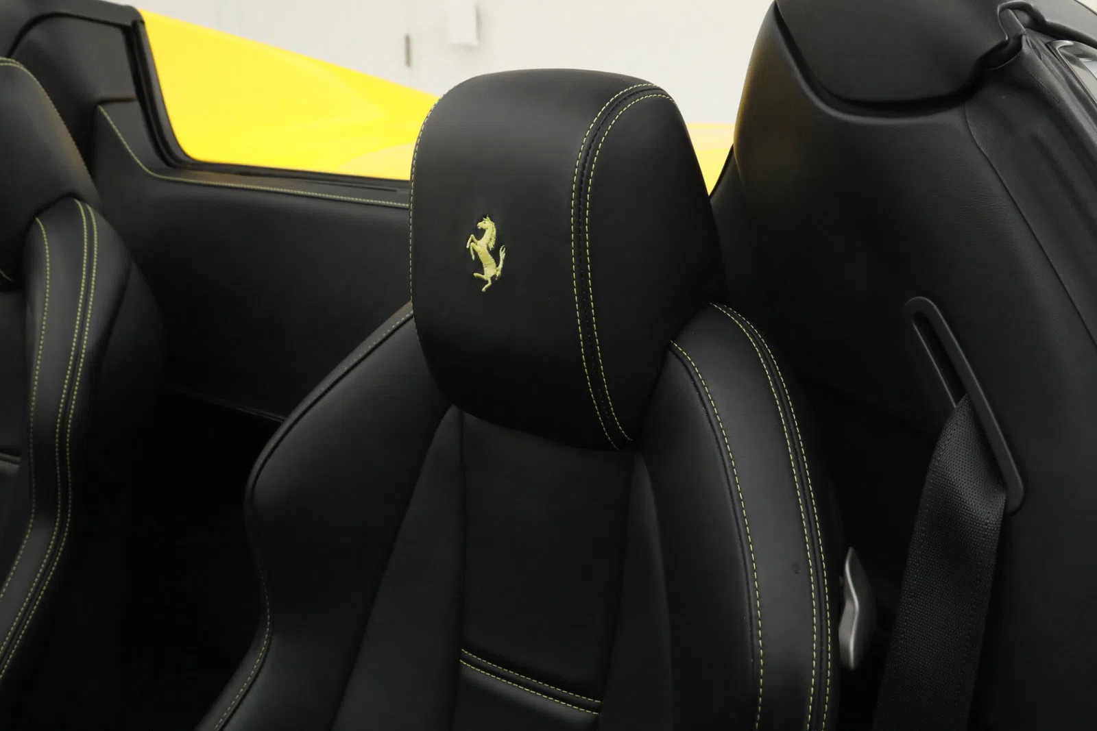 2015 Ferrari 458 Spider interior, seats