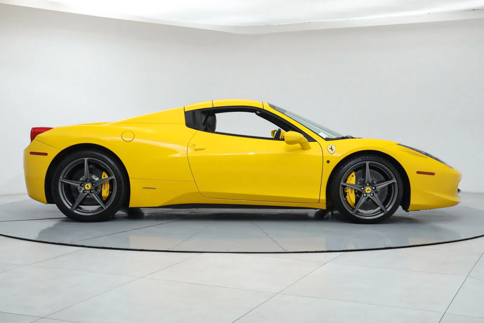 2015 Ferrari 458 Spider for sale, exterior