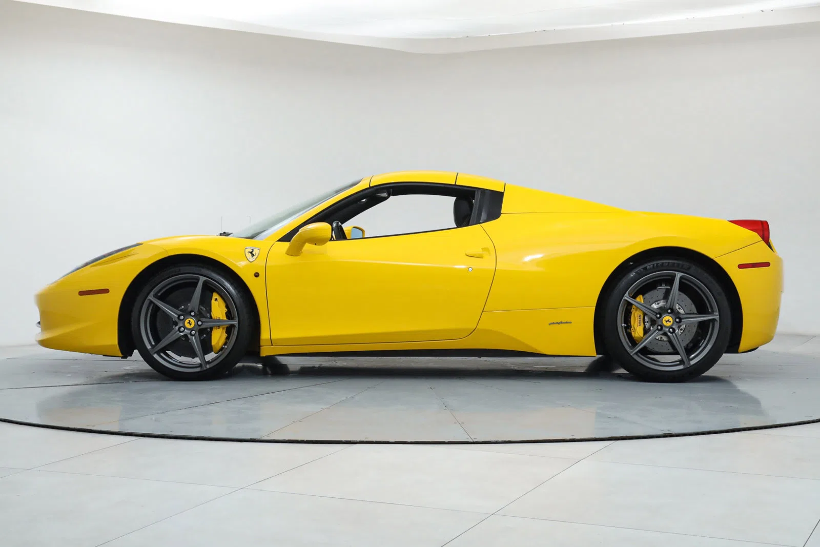 2015 Ferrari 458 Spider for sale, exterior