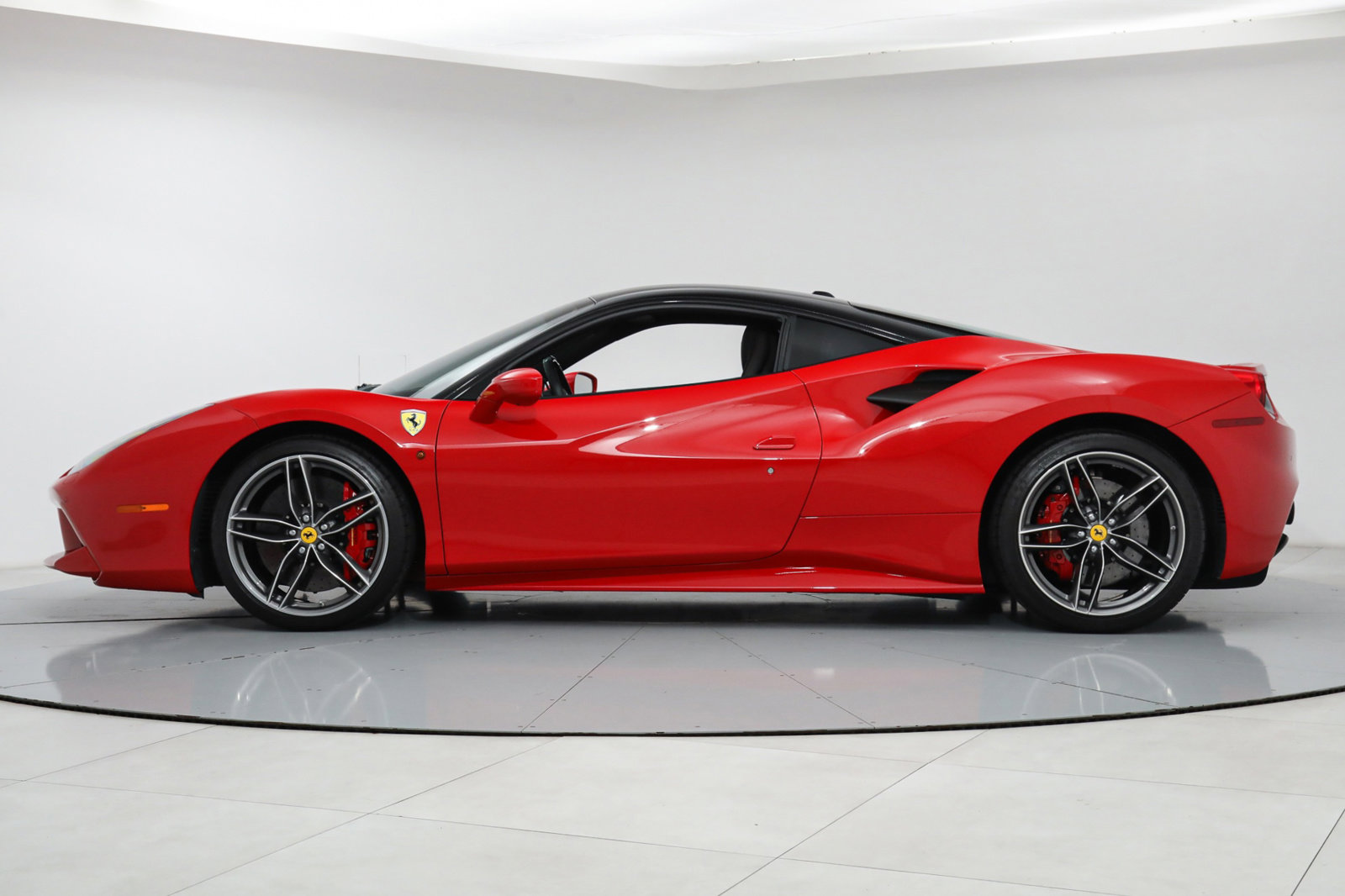2018 FERRARI 488 GTB, 15/17