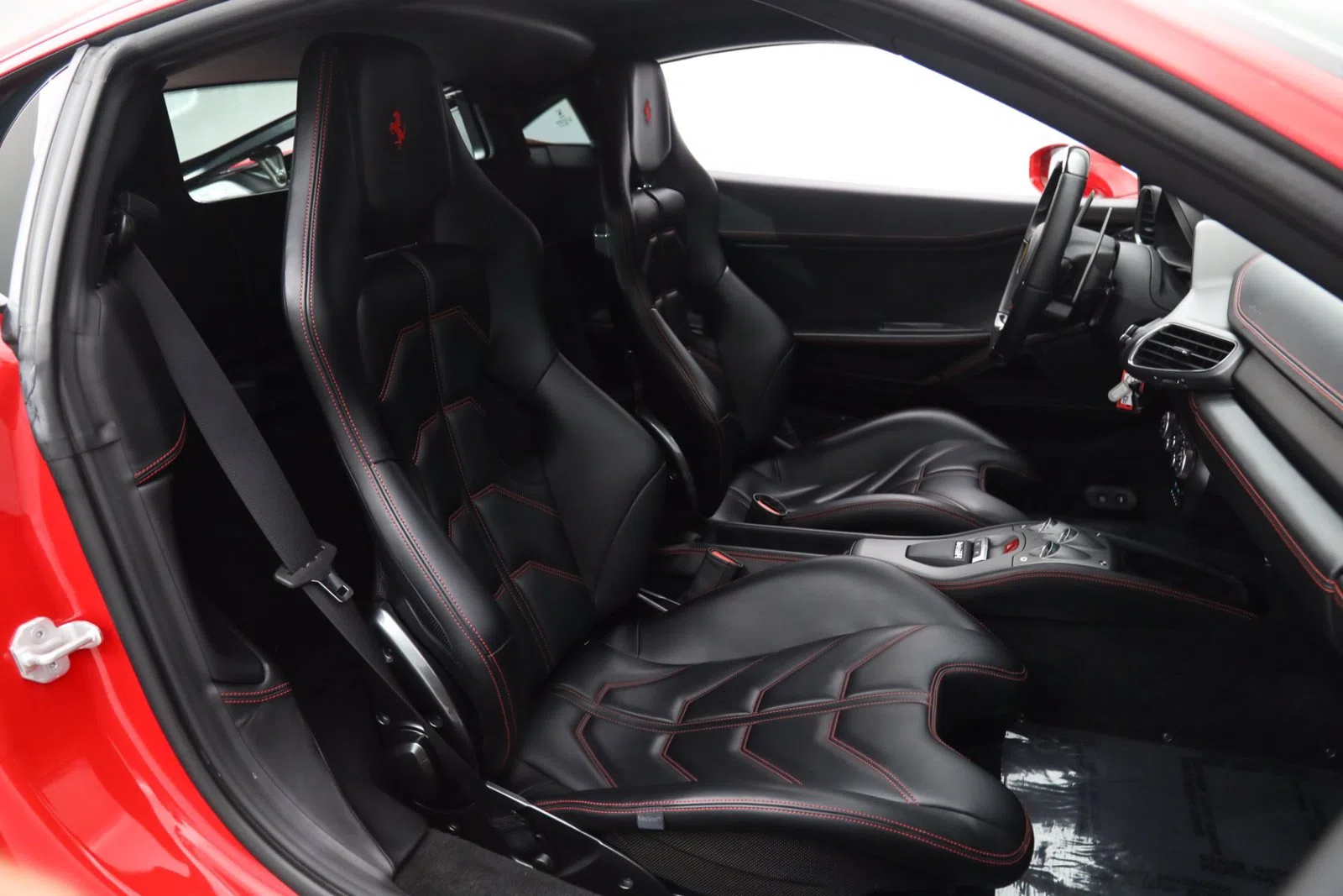 2015 Ferrari 458 Italia interior, seats
