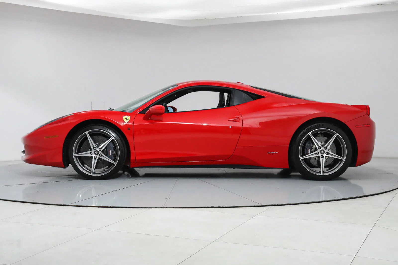 2015 Ferrari 458 Italia, side profile