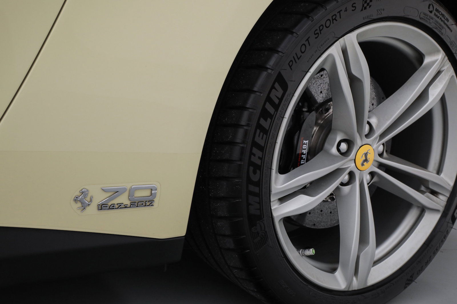2018 FERRARI GTC4 LUSSO, 12/20