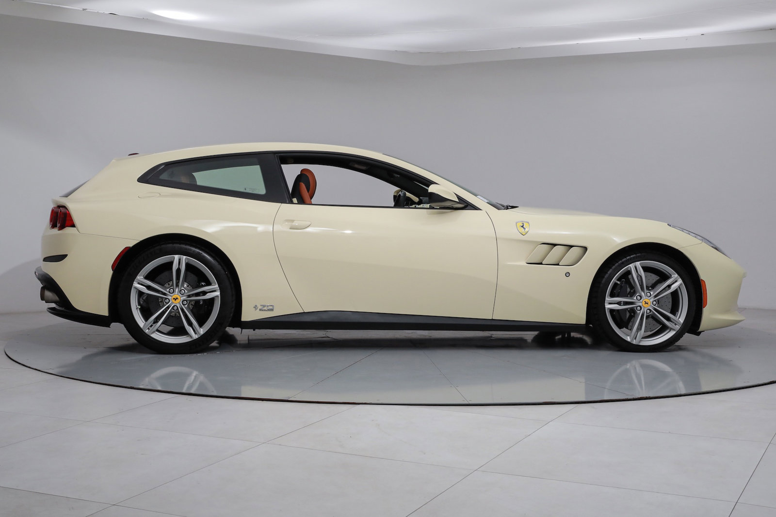 2018 FERRARI GTC4 LUSSO, 16/20