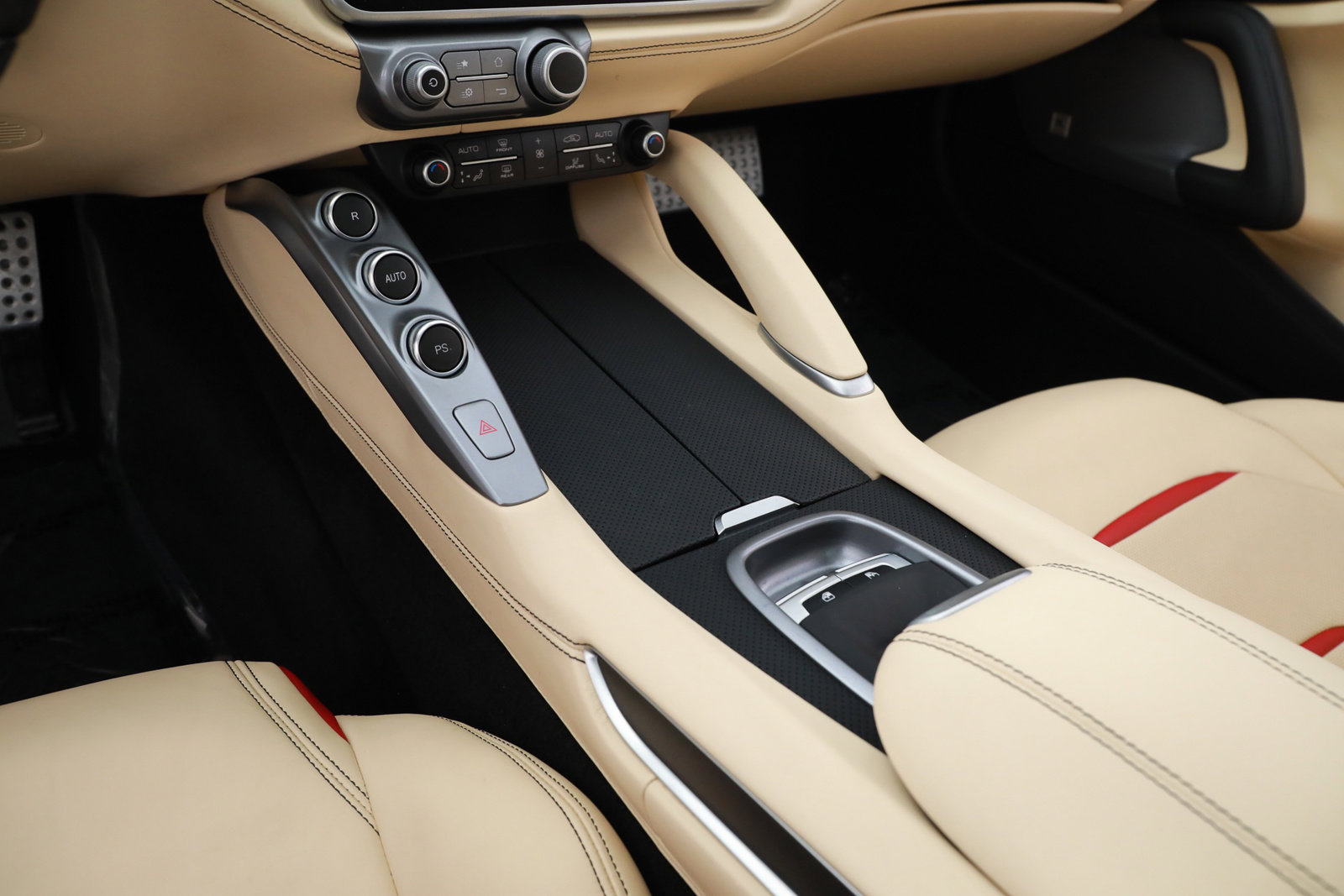 2018 FERRARI GTC4 LUSSO, 8/20