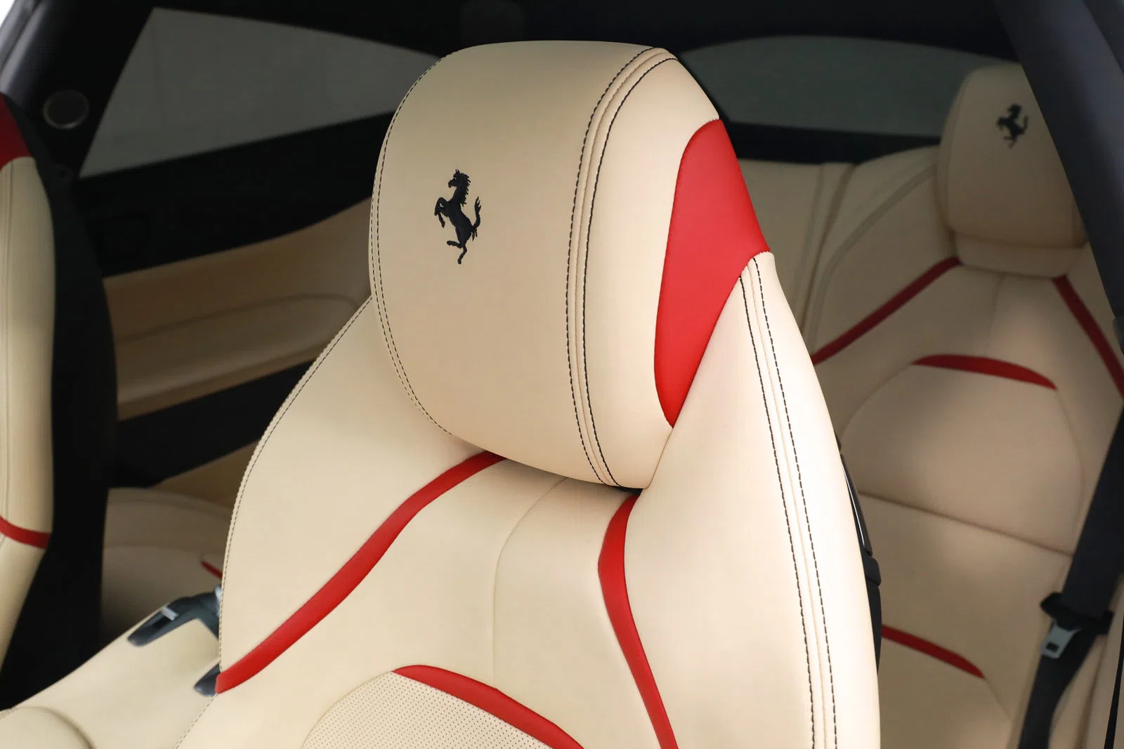 2018 Ferrari GTC4 Lusso interior, seats