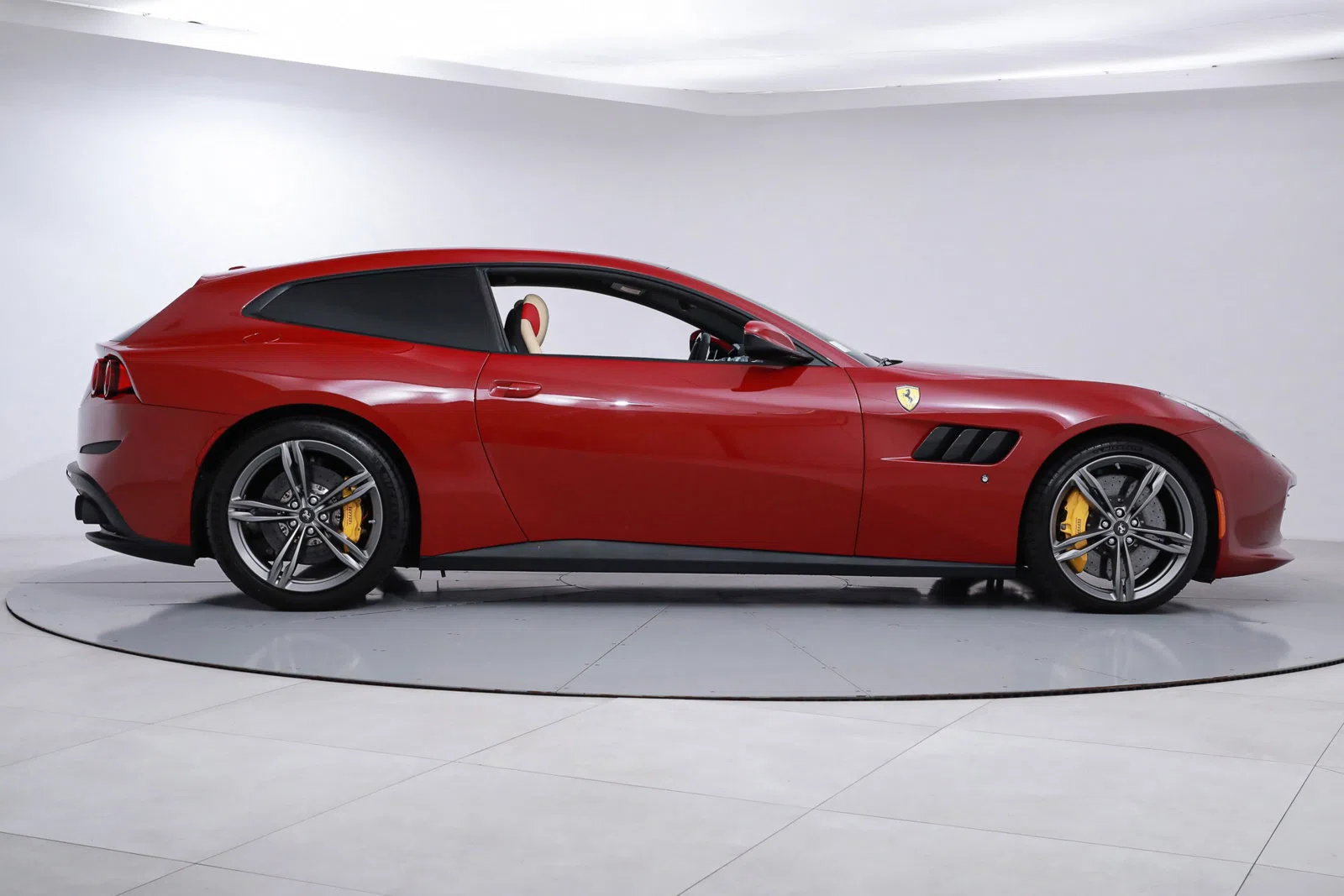 2018 Ferrari GTC4 Lusso for sale, exterior