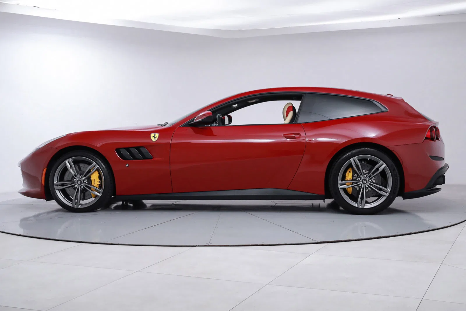2018 Ferrari GTC4 Lusso for sale, exterior