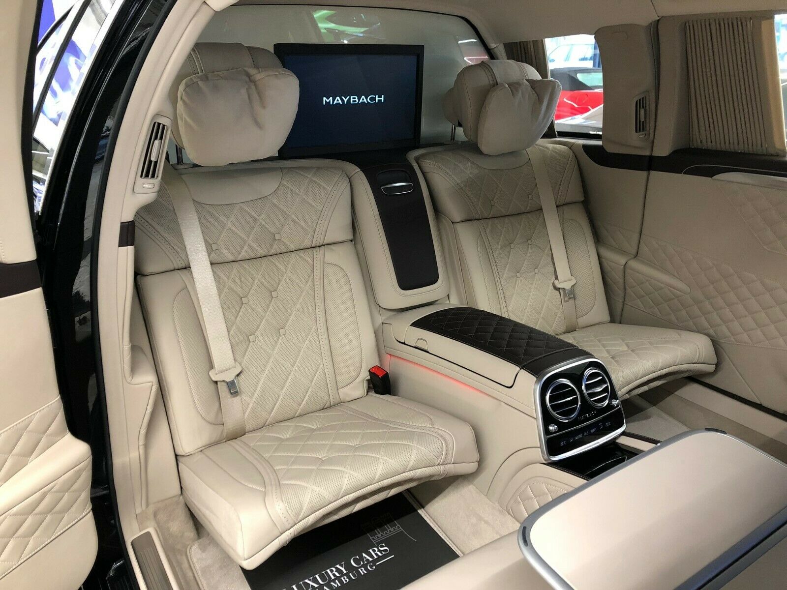 2017 Mercedes-Benz S 600 Maybach Pullman, 9/19