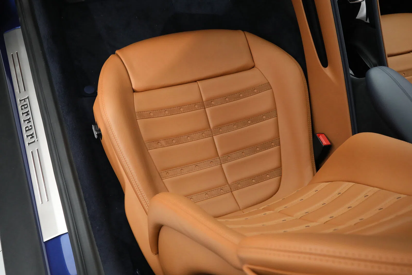 2021 Ferrari Roma interior, seats