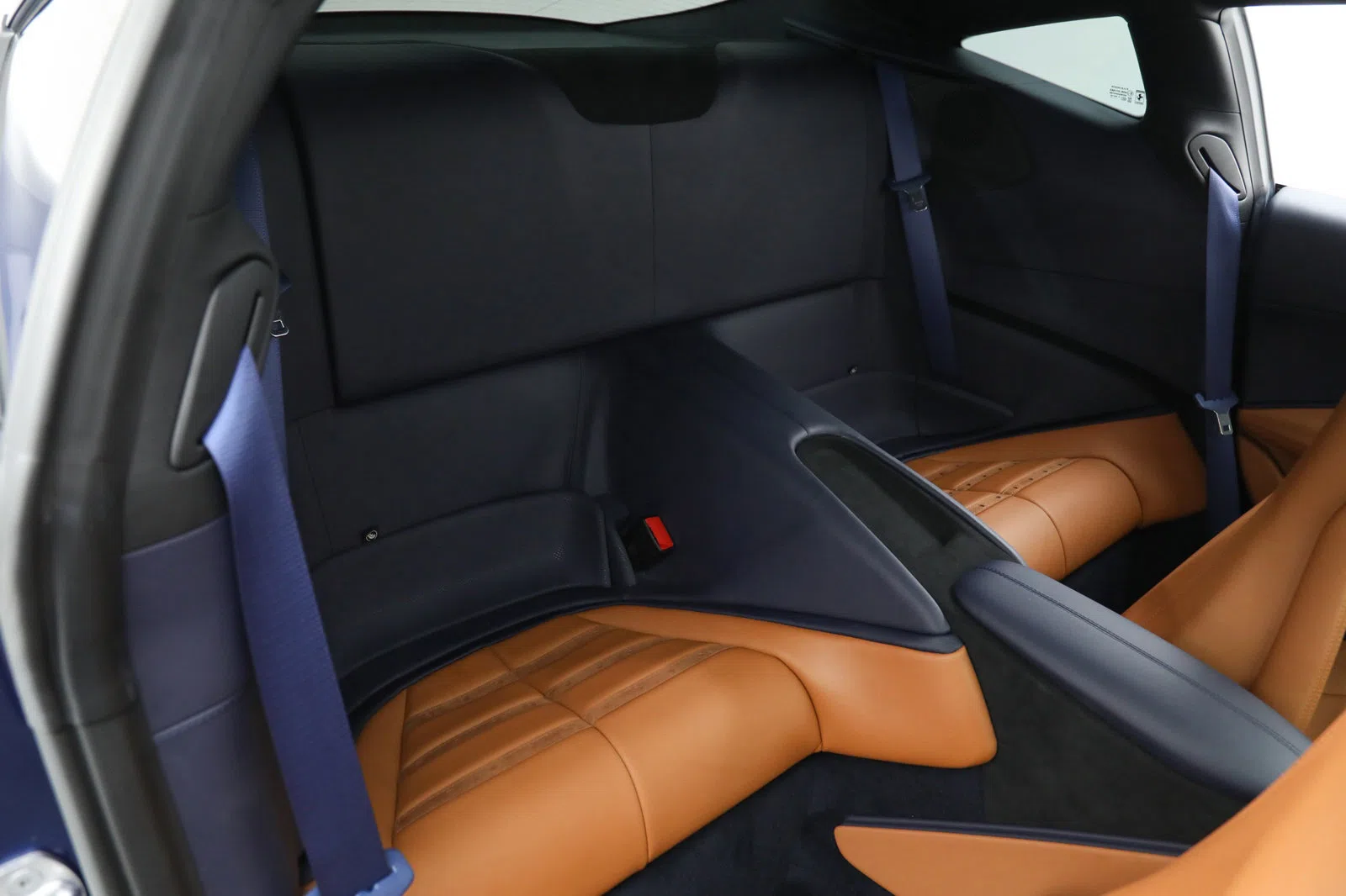 2021 Ferrari Roma interior, seats