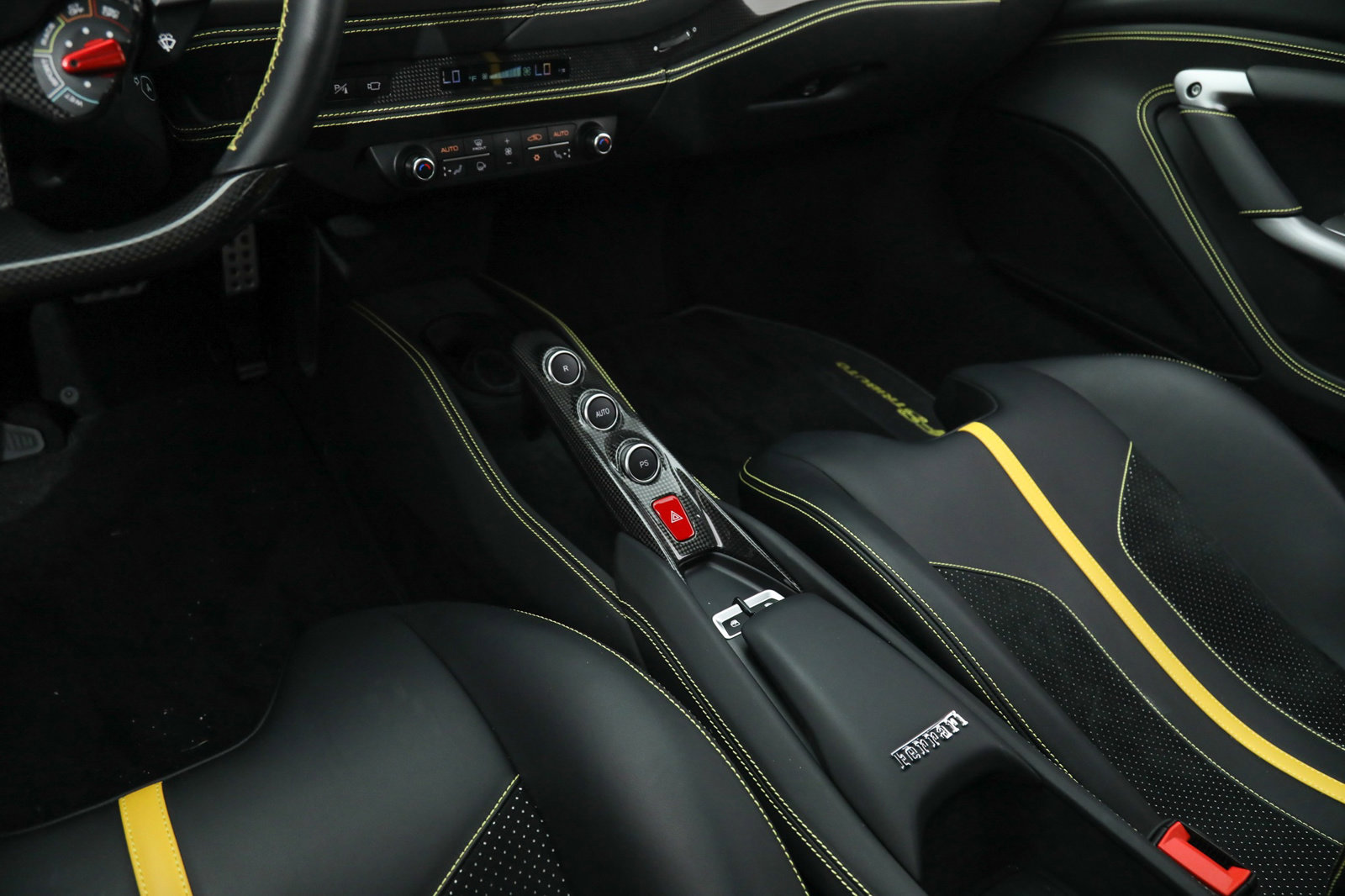 2021 FERRARI F8 TRIBUTO, 9/18