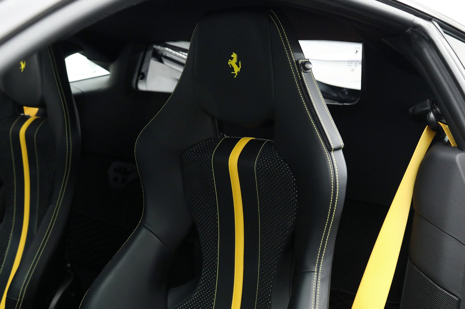 2021 FERRARI F8 TRIBUTO, 11/18