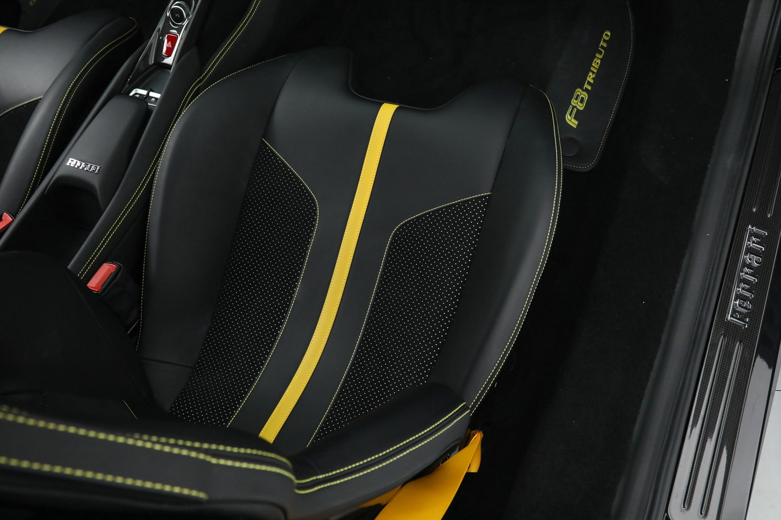 2021 FERRARI F8 TRIBUTO, 12/18