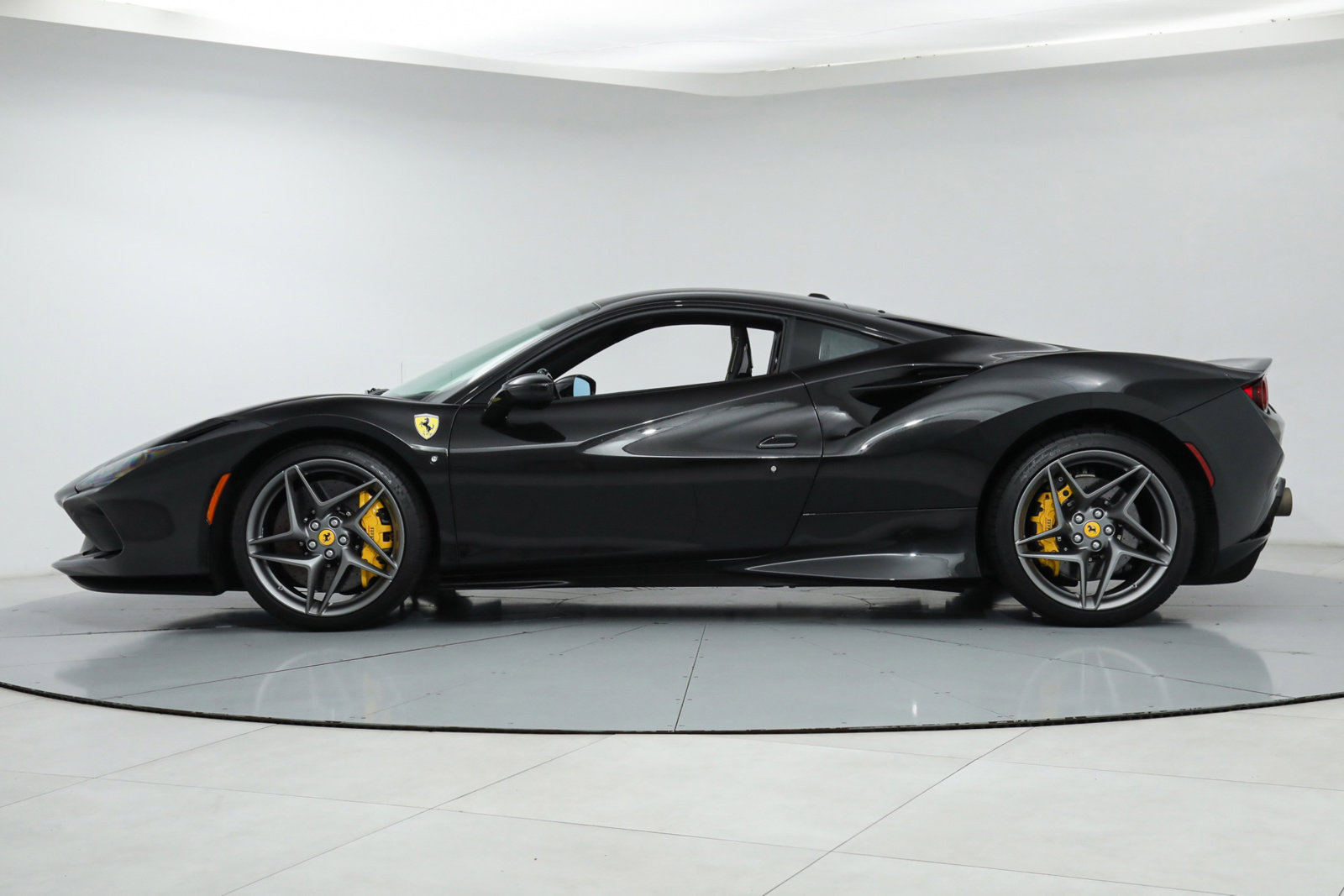 2021 FERRARI F8 TRIBUTO, 17/18