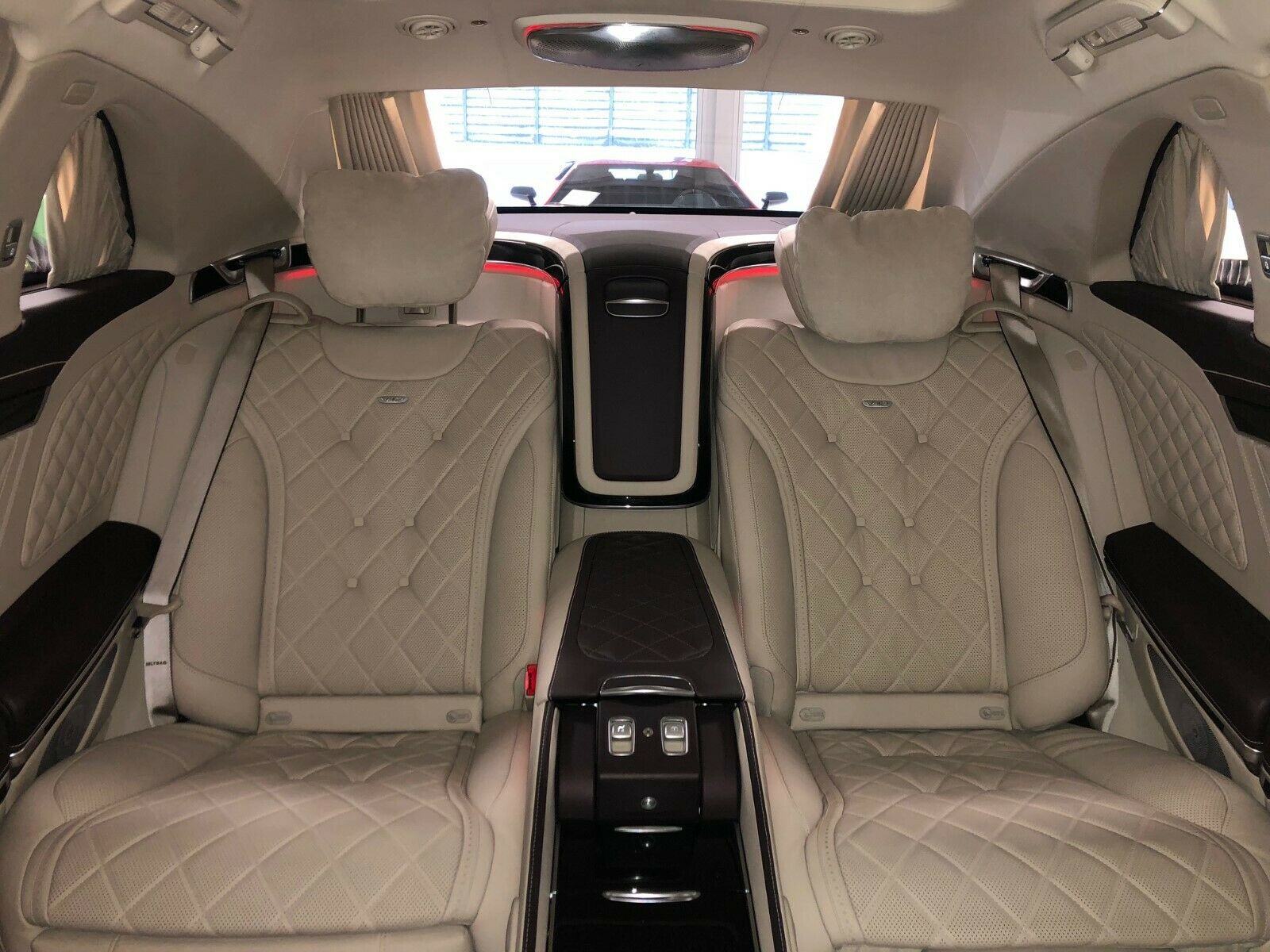 2017 Mercedes-Benz S 600 Maybach Pullman, 17/19