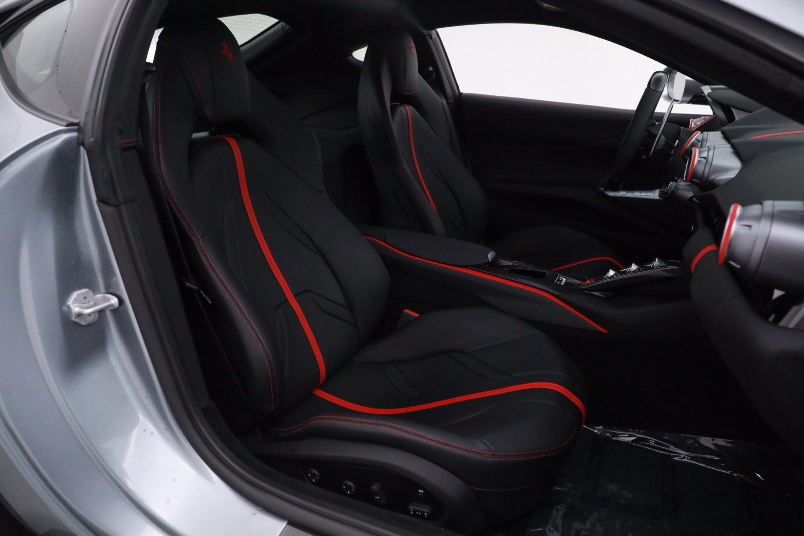 2020 FERRARI 812 SUPERFAST, 2/12