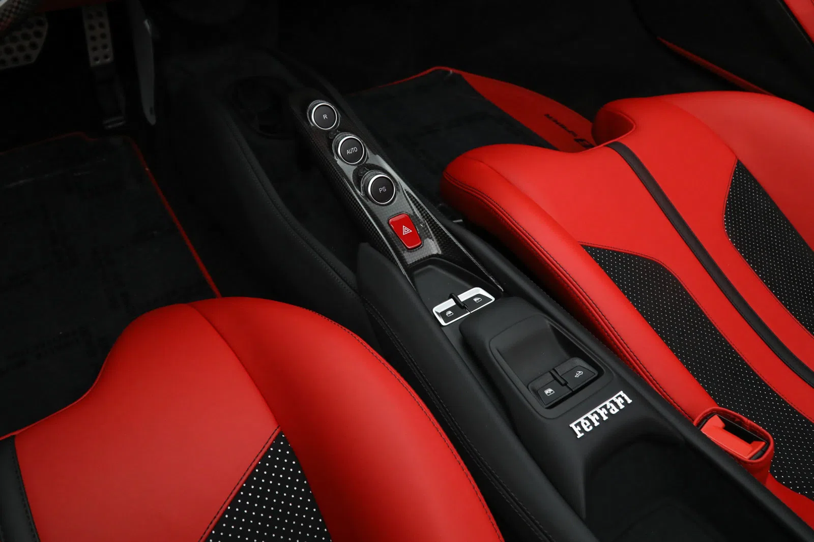 2021 Ferrari F8 Spider interior, center console