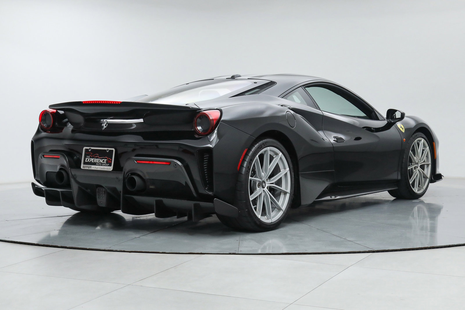2019 FERRARI 488 PISTA, 2/19