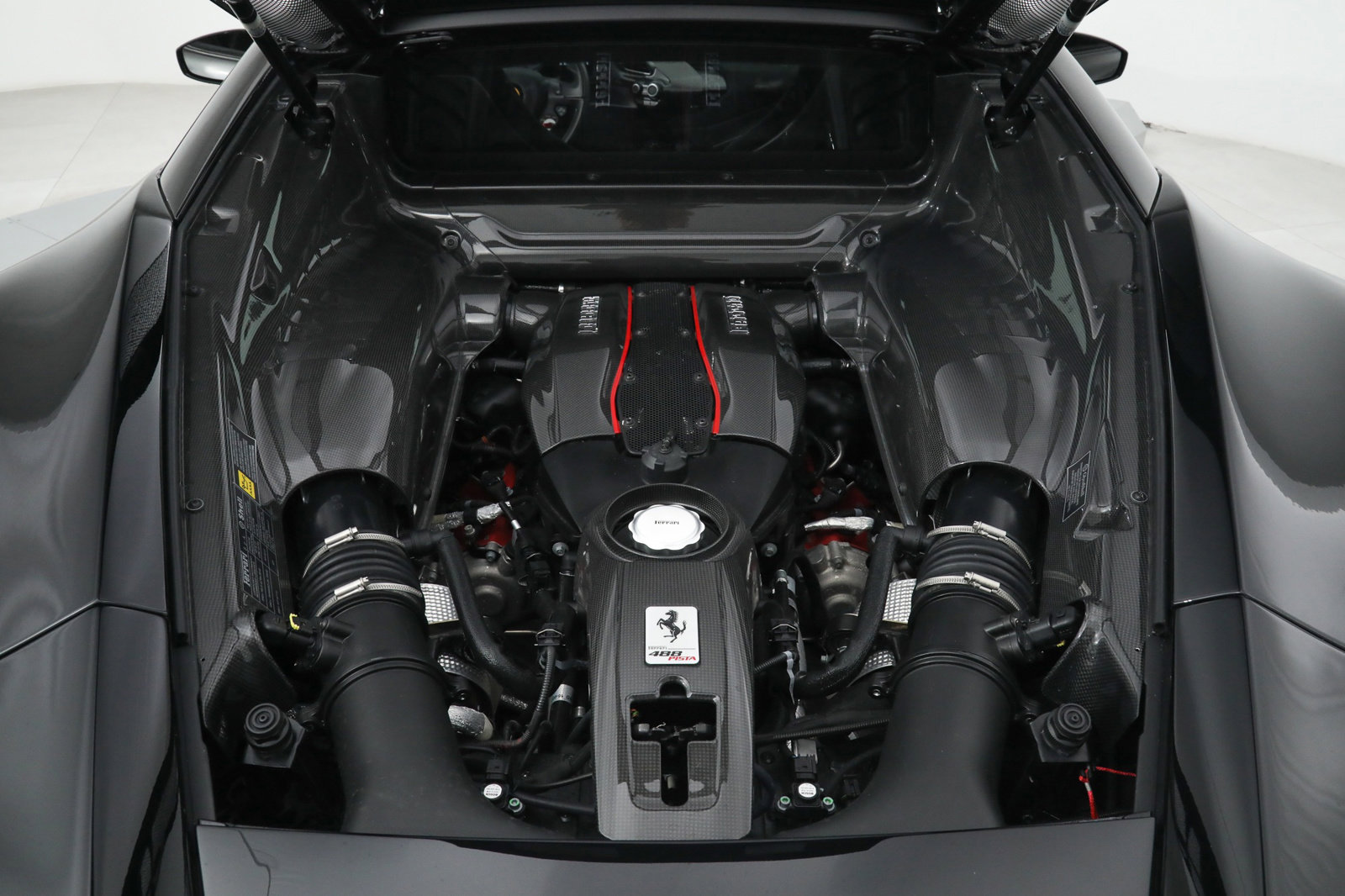 2019 FERRARI 488 PISTA, 8/19
