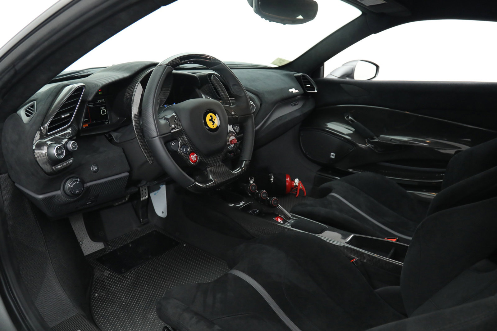 2020 FERRARI 488 PISTA, 15/17
