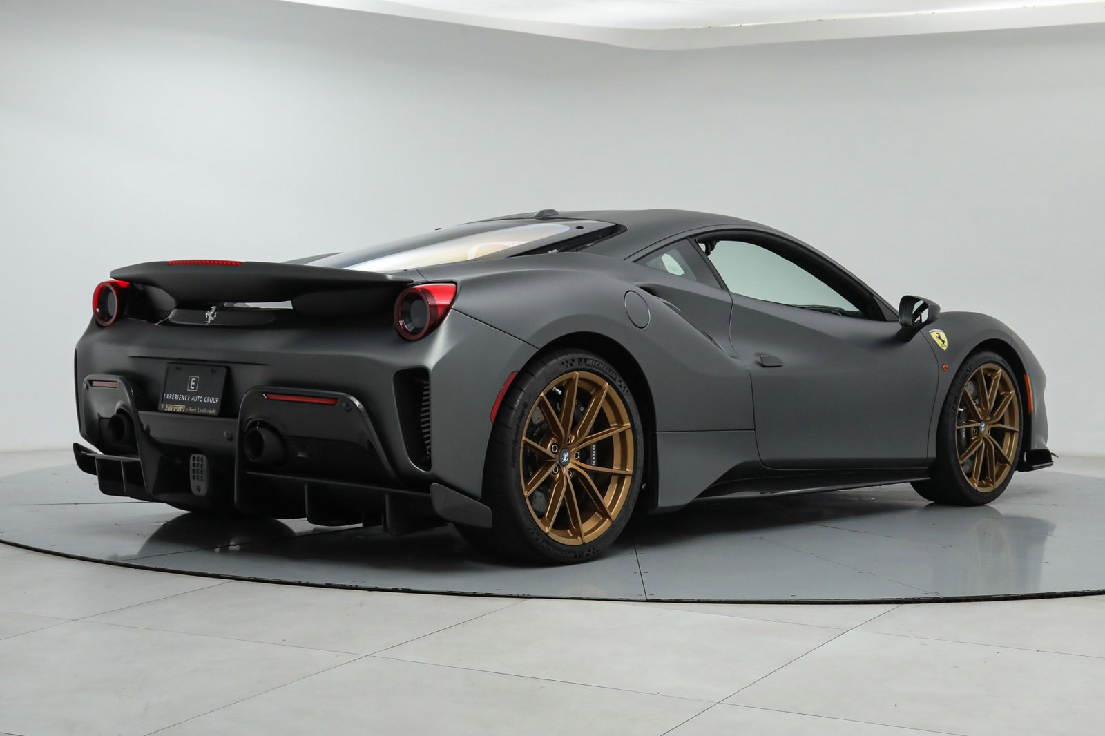 2020 FERRARI 488 PISTA, 16/17
