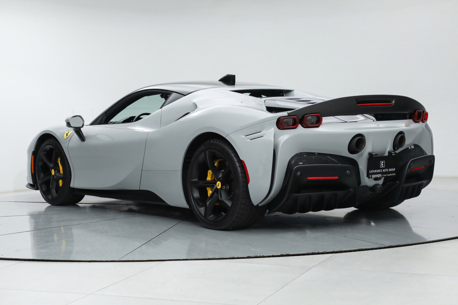 2022 FERRARI SF90 STRADALE, 3/20